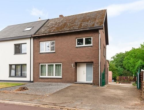                                         Maison unifamiliale à vendre à Lanklaar, € 345.000
