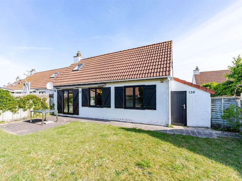 Vakantiewoning, Park Zeebos, Bredene<br />
Zonnige vakantiewoning met ruime tuin en parkeerplaats, rustig gelegen in het rustige en groene park Zeebos