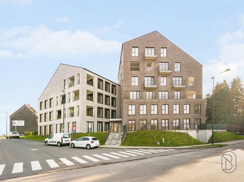 Derniers 6 appartements ! Ce nouveau projet moderne ROOTS est situé au calme avec vue sur la verdure, à distance de marche de la gare et du CENTRE. Ag