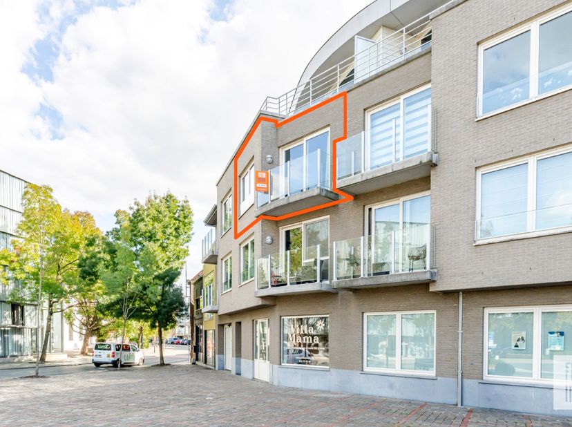 Appartement te koop in Kerkplein 40 bus 22,
                    8800 Roeselare