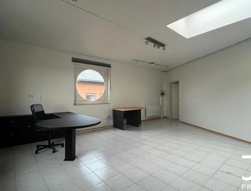                                        Kantoor te huur in Erpent, € 700
