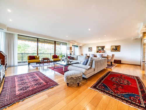                                         Appartement te koop in Ukkel, € 595.000
