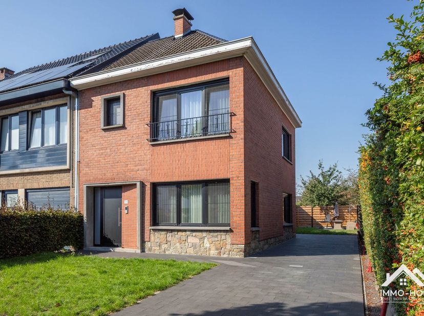 Maison à vendre à Zenobe Grammestraat 75,
                    9040 Sint-Amandsberg