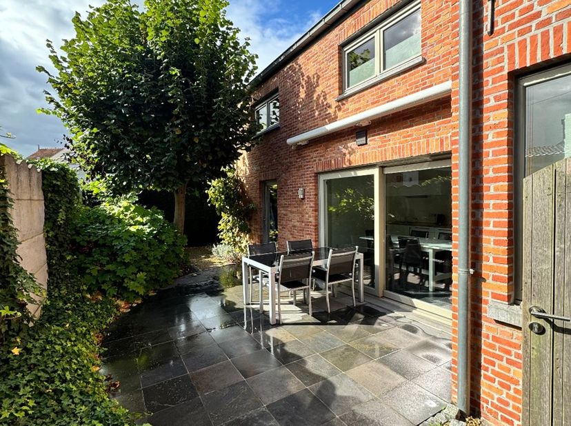 Instapklare woning met knusse, zonnige tuin op toplocatie in Wilsele Putkapel. <br />
<br />
De woning is gelegen in de dorpskern van Putkapel, op wan