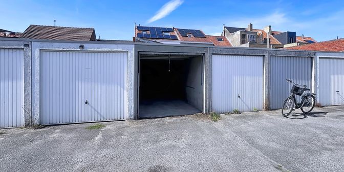 Garage à louer à Pannenstraat 79, 8301 Heist