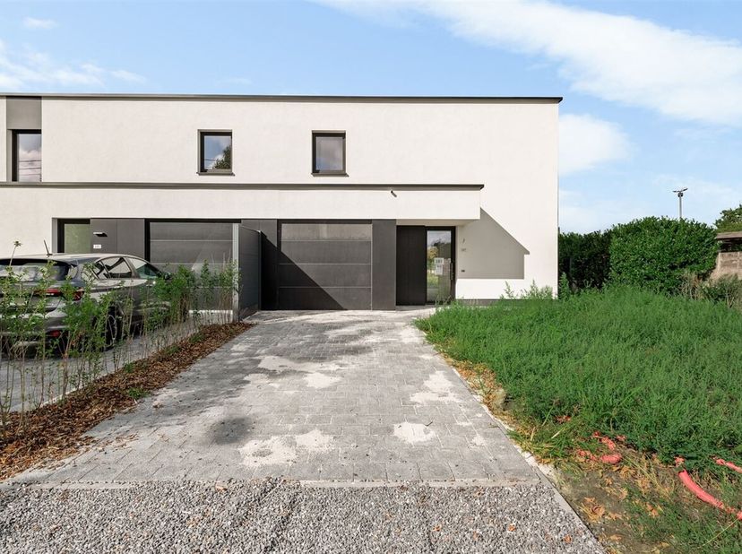 Développement exclusif de maisons jumelées : une maison spacieuse et contemporaine qui répond parfaitement aux besoins des familles modernes et des in