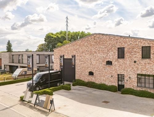                                        Magazijn zonder bureel te huur in Wakken, € 2.950
