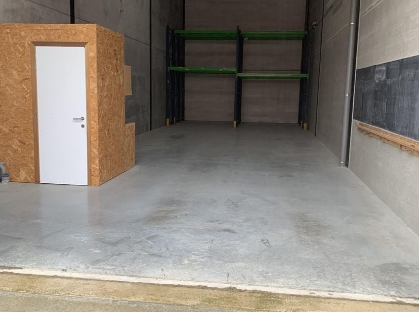 Bien professionnel à louer à Menensesteenweg,
                    8940 Wervik