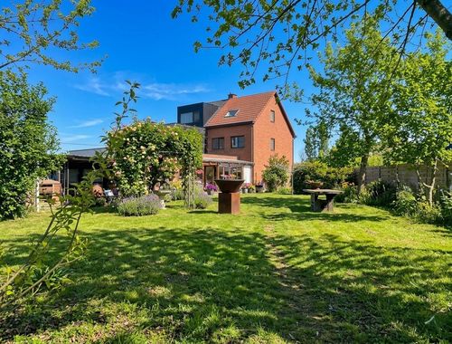                                         Woning te koop in Ranst, € 399.000
