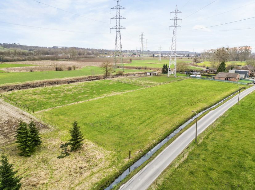 Terrain à vendre
                    à 1651 Lot