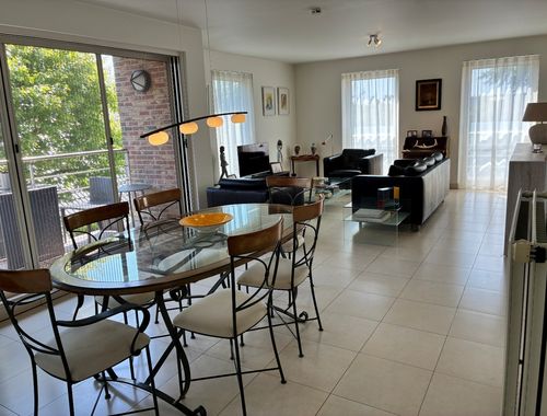                                         Appartement te huur in Nazareth, € 985
