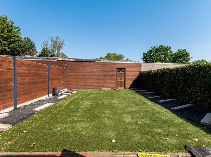 Instapklare gezinswoning met 3 à 4 slaapkamers, gezellige tuin en garage. <br />
Deze woning is rustig en kindvriendelijk gelegen in Berendrecht, met