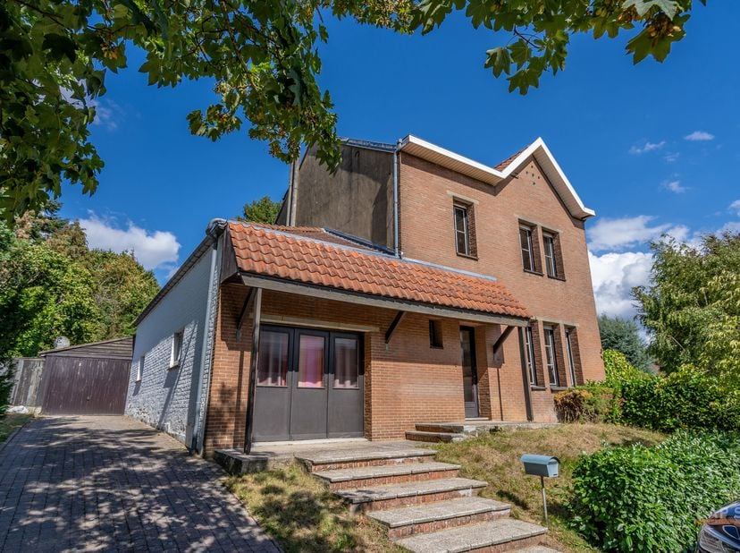 SOUS OPTION - Merci aux propriétaires pour leur confiance....<br />
Waterloo - Chenois, dans un quartier calme et arboré, à proximité des écoles, de l