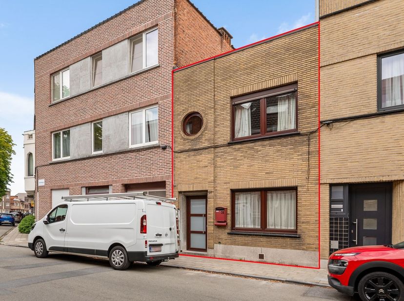 Huis te koop in van havermaetstraat 2b,
                    9100 Sint-Niklaas