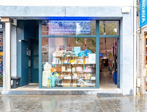                                         Handelszaak te huur in Brasschaat, € 2.750
