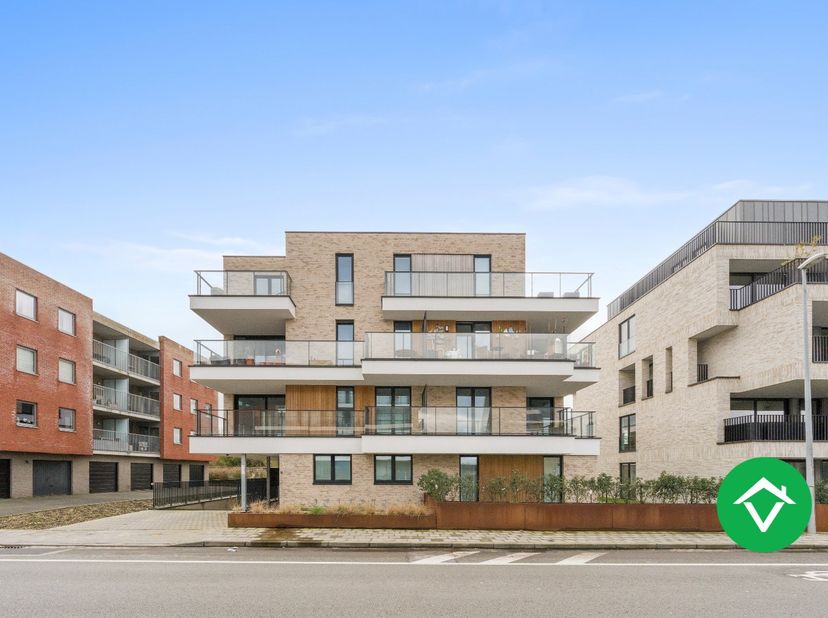 Ontdek dit instapklare en energiezuinige appartement gelegen te Diksmuide. Dit recent gebouwde appartement (2023) combineert hedendaags wooncomfort me