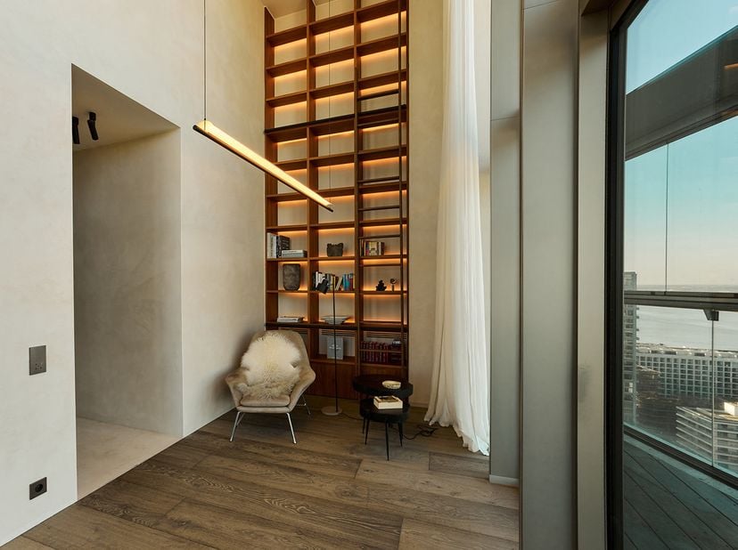 ZZ 24 STAD Dit exclusieve penthouse op de 24ste verdieping van de iconische Zuiderzicht-toren biedt de ultieme luxe-woonervaring in het hart van Nieuw