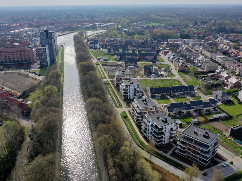 Bent u benieuwd naar de nieuwe en laatste fase van Batalo ?<br />
<br />
Batalo IV is wonen in alle rust vlak aan de gezellige jachthaven en langs het