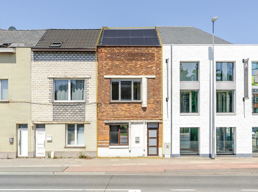 Huis te koop in Brusselse steenweg 12,
                    9300 Aalst