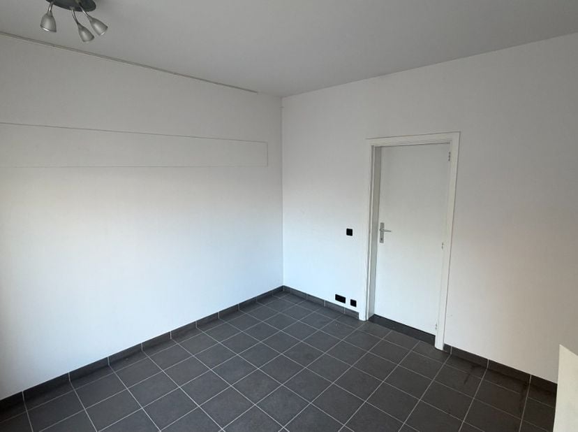 Bedrijfsvastgoed te huur in Kerkhofstraat 2,
                    2800 Walem