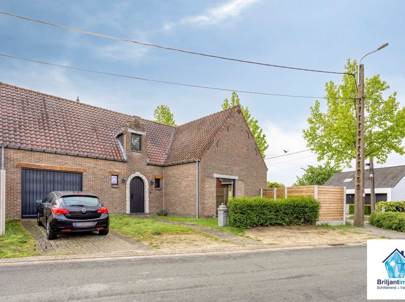 Ben je op zoek naar een vrijstaande villa met karakter, garage en 2 volwaardige slaapkamers in het gegeerde Weerde? <br />
Ontdek dan deze charmante O