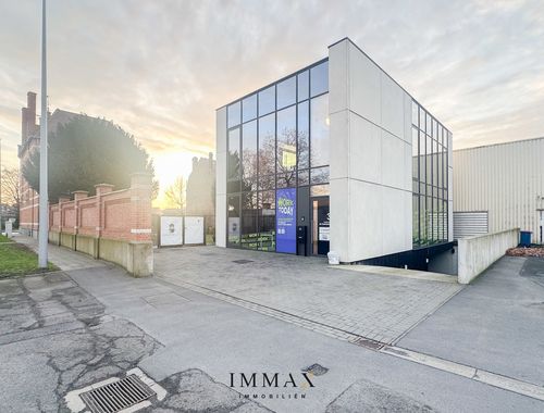                                        Immeuble de bureaux à louer à Sint-Pieters, € 1.250
