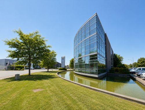                                         Bureaux à louer à Tournai, € 2.995
