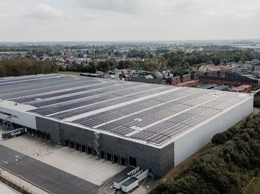 Bent u op zoek naar de ideale uitvalsbasis tussen Antwerpen en Brussel. Dit magazijn biedt u een oplossing voor uw logistieke activiteiten, gelegen ko