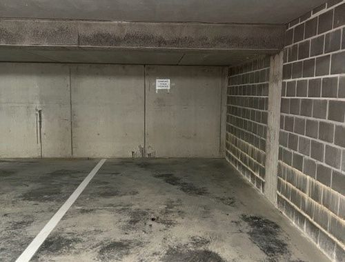                                         Place de stationnement à louer à Moorsele, € 50
