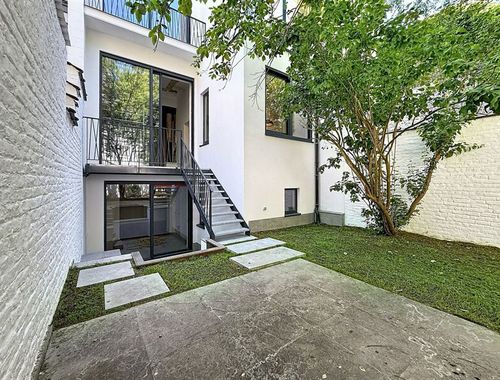                                        Appartement à louer à Ixelles, € 2.500
