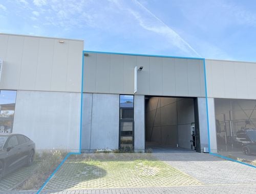                                         Bedrijfsgebouw te huur in Genk, € 1.137,50
