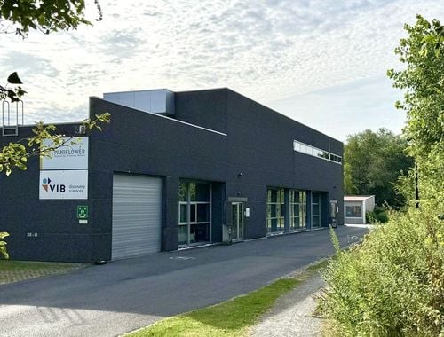                                         Kantoor te huur in Zwijnaarde, € 3.800
