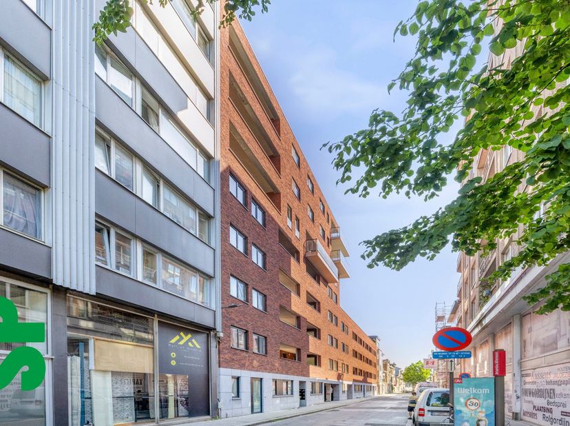 Recent en energiezuinig appartement met 2 slaapkamers, terras en zonnepanelen.<br />
<br />
In de Congresstraat in Antwerpen bevindt zich dit uitsteke