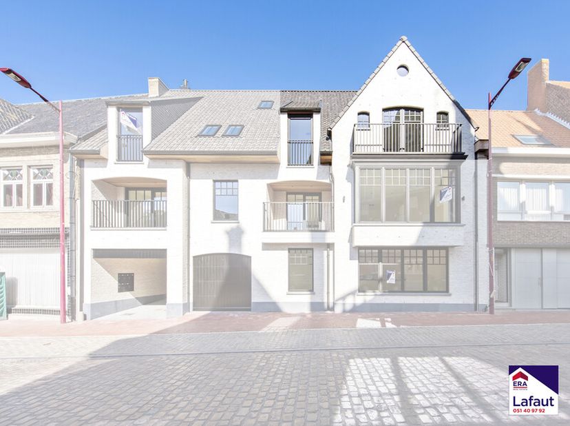 Duplexappartement van 113 m² met 2 slaapkamers en terras.ENKEL BEZOEK MOGELIJK DOOR ONDERSTAANDE LINK VOLLEDIG EN CORRECT IN TE VULLEN:https://mijnhuu