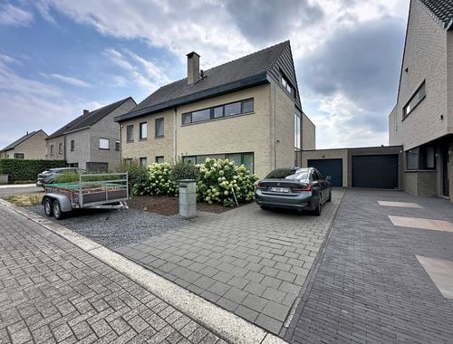                                         Maison à louer à Tisselt, € 1.600

