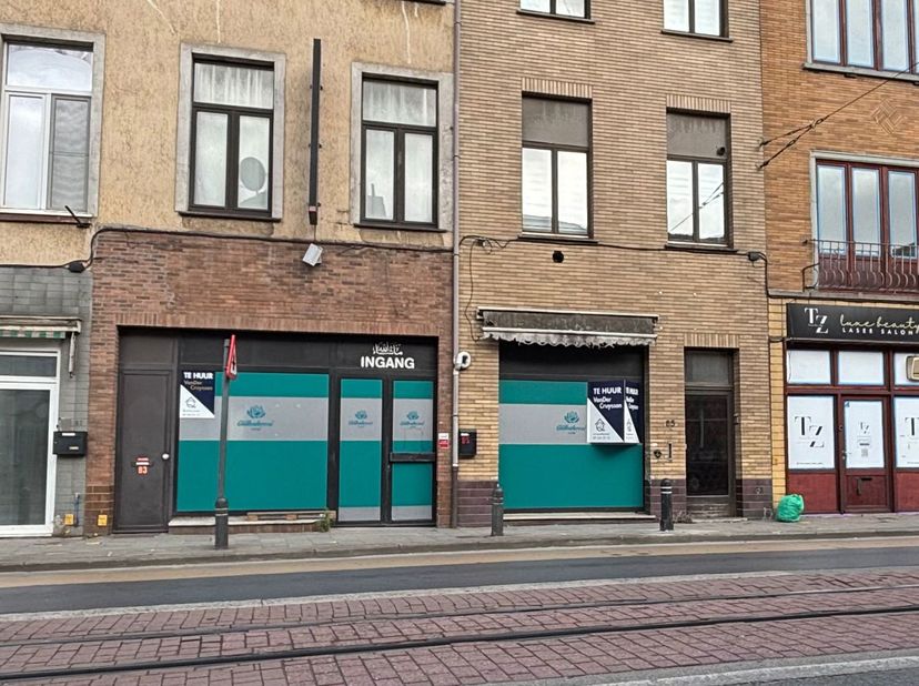 Bien professionnel à louer
                    à 9000 Gent