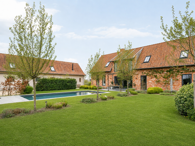 Wonen en ondernemen op één uitzonderlijke locatie? Deze prachtig afgewerkte eigendom combineert luxe, ruimte en professionele mogelijkheden in alle ru