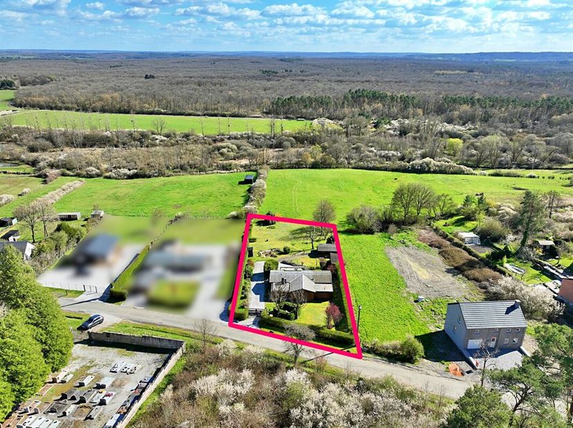SOUS-OPTION !!!!Superbe chalet, érigé sur une parcelle de 15 ares 90 ca, situé au calme à Sart-en-Fagne. <br />
Celui-ci se compose de la manière suiv