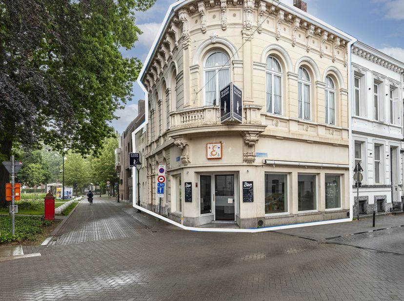 Bien professionnel à vendre à Warandestraat 40,
                    2300 Turnhout