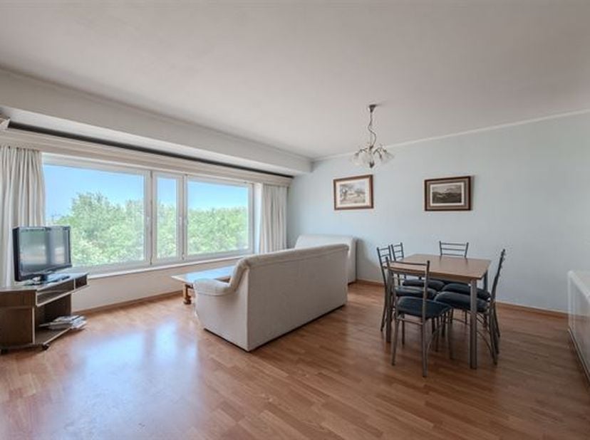 Dit charmante appartement van 53 m² is gelegen in Middelkerke en biedt een ideale pied-à-terre voor wie op zoek is naar comfort en praktische leefruim