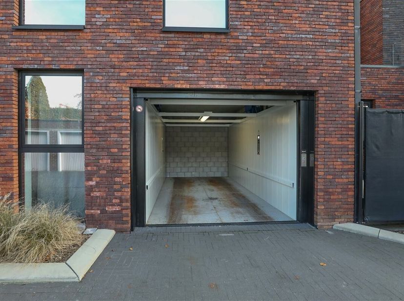 Autostaanplaats midden in het centrum van Hoeselt! <br />
Midden in de gezellige dorpskern van Hoeselt bevindt zich het gloednieuwe project residentie