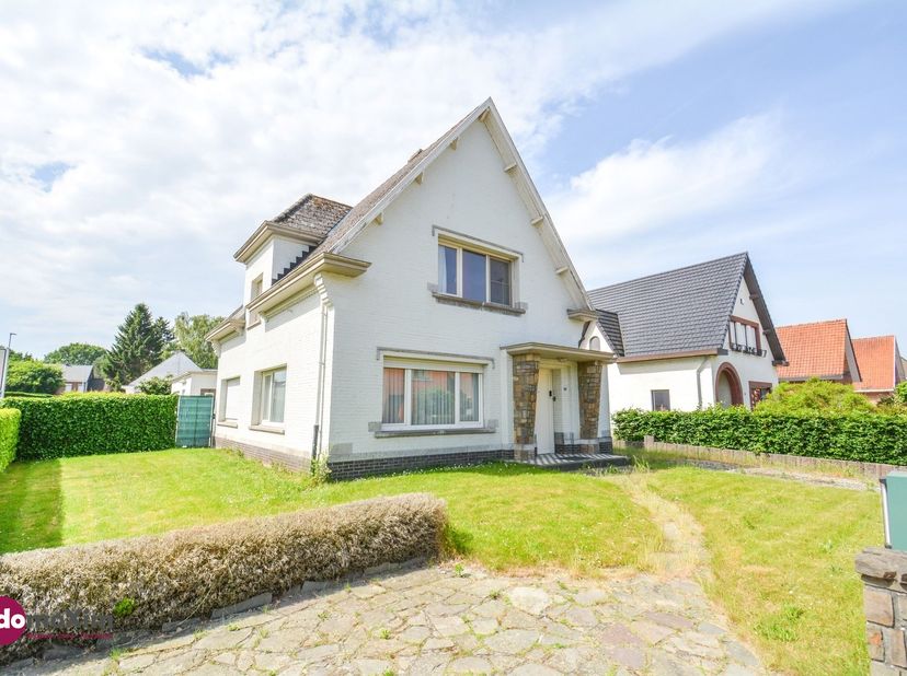 Maison spacieuse avec de nombreuses possibilités près du centre ville de Hever<br />
 <br />
Habitat kangourou, vivre avec des personnes âgées ou co
