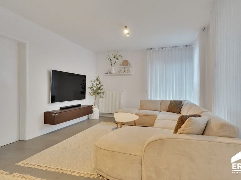[[ DIT PAND NEEMT DEEL AAN DE ERA OPEN HUIZEN DAG OP 13/6 VAN 14:30 TOT 15:30 ]] Uniek gelegen instapklaar appartement  3 slaapkamers  Genk Troeven: +