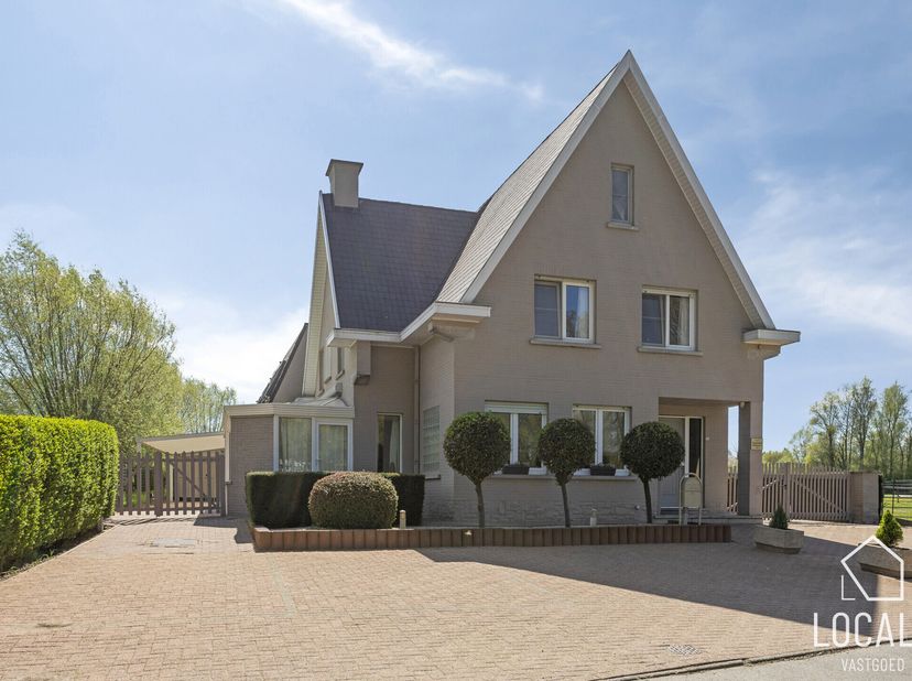 Deze uitzonderlijke eigendom is geschikt als opvangtehuis met brede waaier aan toepassingen, zoals begeleid wonen, noodopvang, gezinshuizen, pleeghuiz