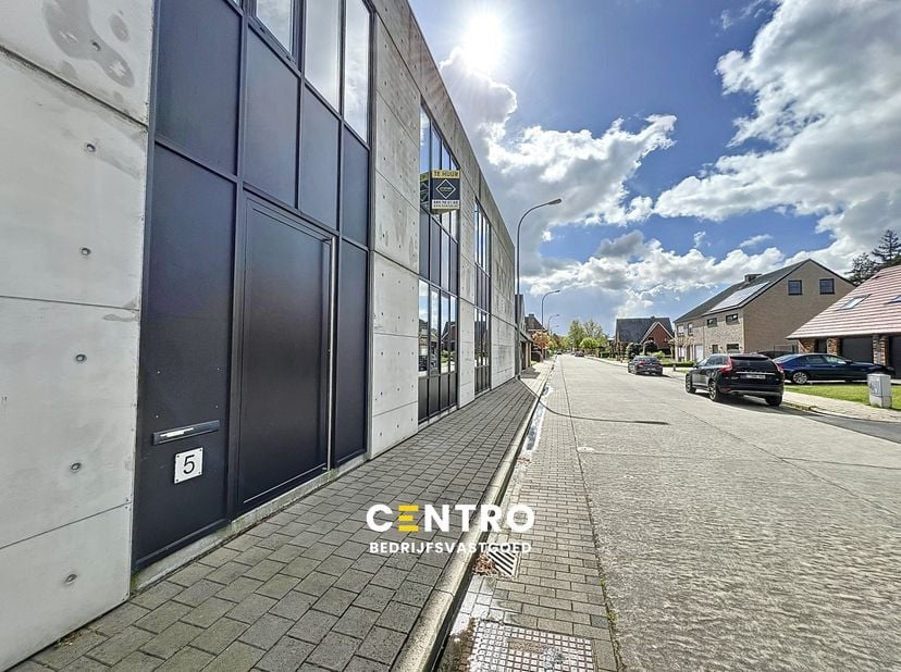 Bien professionnel à louer
                    à 8800 Roeselare