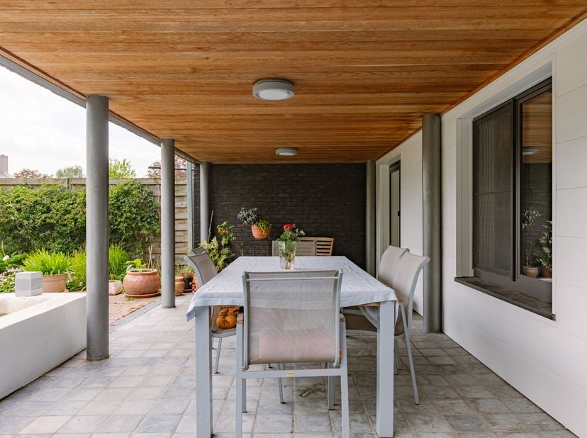 Maison spacieuse avec jardin ensoleillé, grande terrasse et garage dans une rue calme sans issue à Bruges (Sint-Michiels)<br />
Cette charmante maison