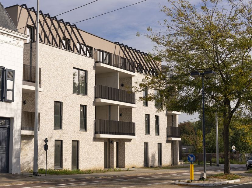Project Louah is een modern nieuwbouwproject met 19 appartementen verdeeld over 3 verdiepingen. Er zijn appartementen met 1, 2 of 3 slaapkamers. Allem