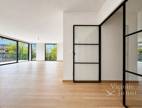                                         Appartement à louer à Woluwe-Saint-Pierre, € 5.350
