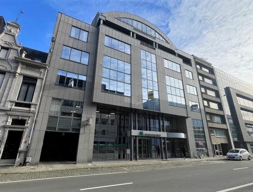                                         Kantoor te huur in Berchem, € 7.406,67
