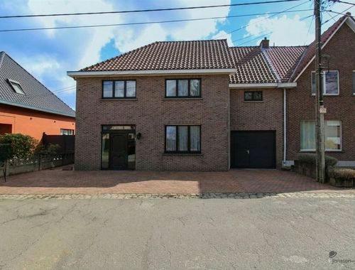                                         Woning te koop in Nijlen, € 379.000
